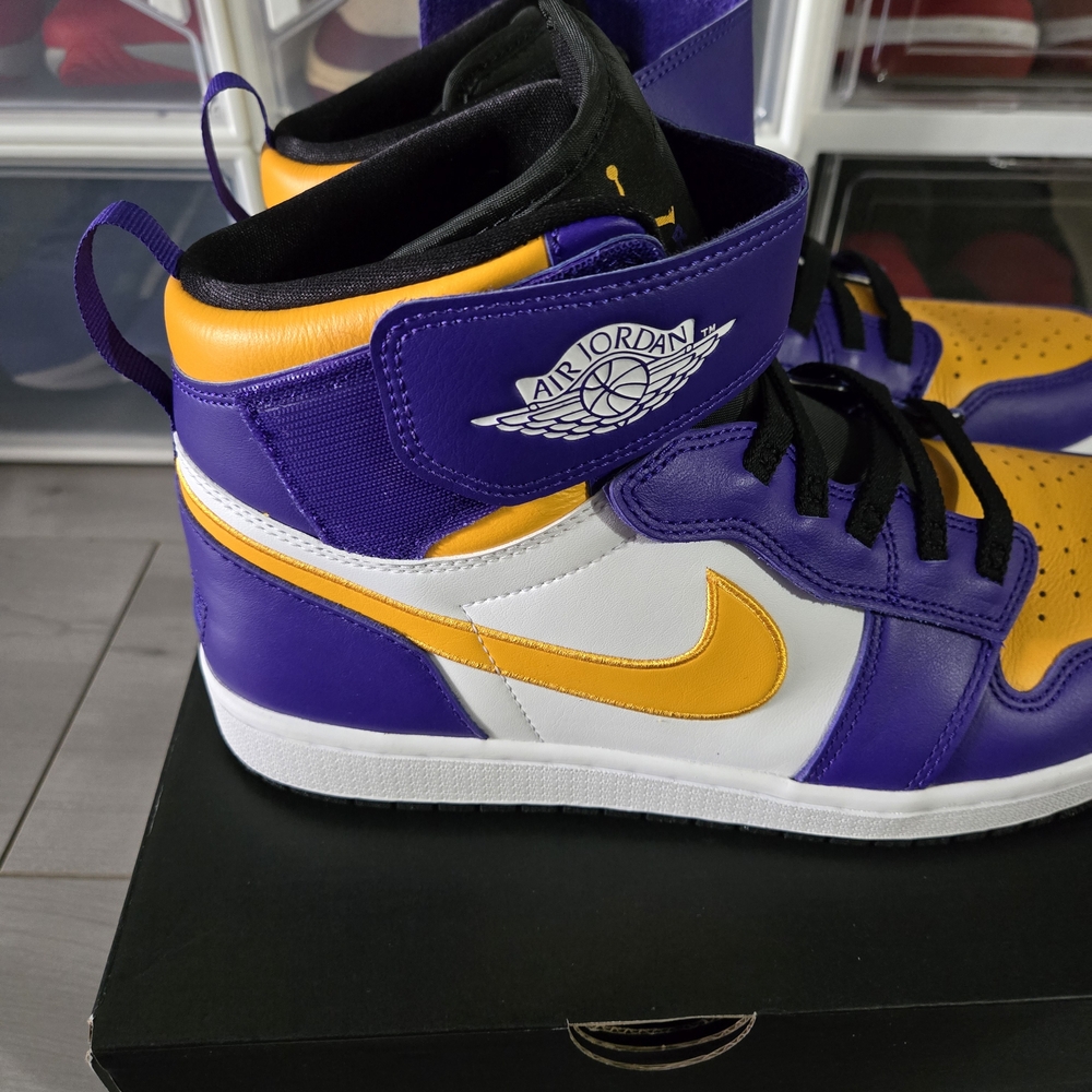 Nike Air Jordan 1 High FlyEase Lakers - Picture 3 of 6